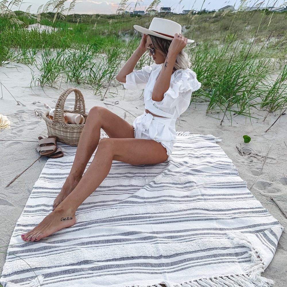 MAJORELLE White Ruffle Romper - Picture 6 of 6